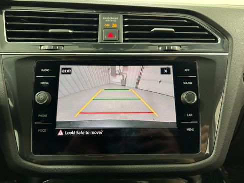 Used 2022 Volkswagen Tiguan SE AWD/4WD image 8