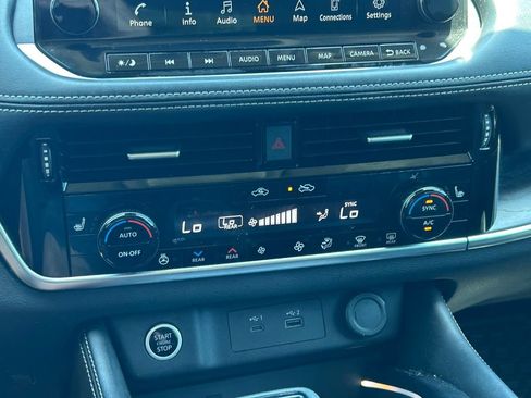 Used 2021 Nissan Rogue Platinum FWD image 32