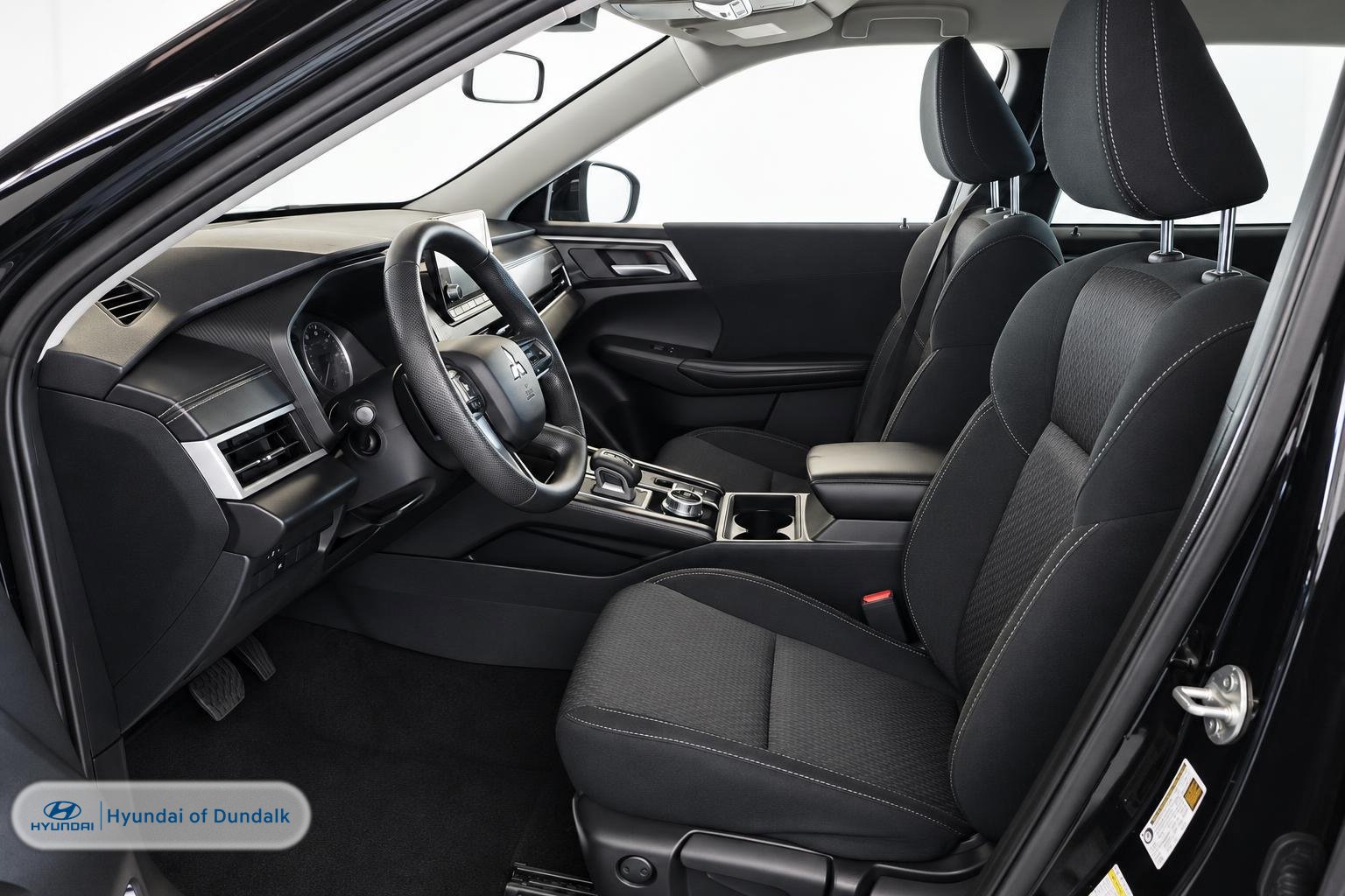 Used 2023 Mitsubishi Outlander ES FWD image 5