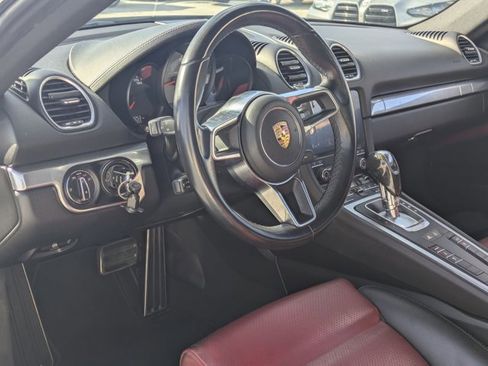 Used 2018 Porsche 718 Cayman S image 11
