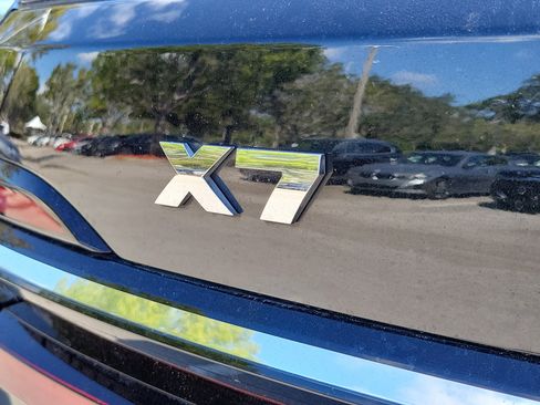 Used 2025 BMW X7 M60i w/ Executive Package image 6