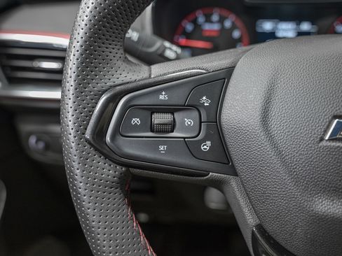 Used 2023 Chevrolet TrailBlazer RS FWD image 21