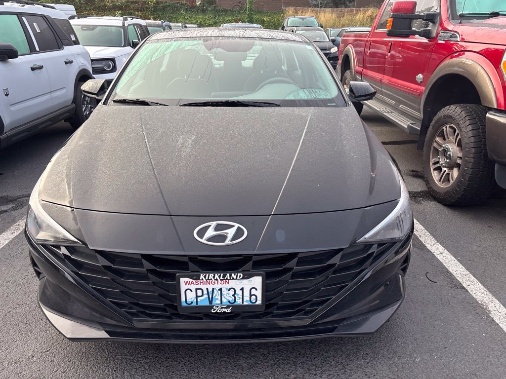 Used 2022 Hyundai Elantra SEL w/ Cargo Package FWD image 2