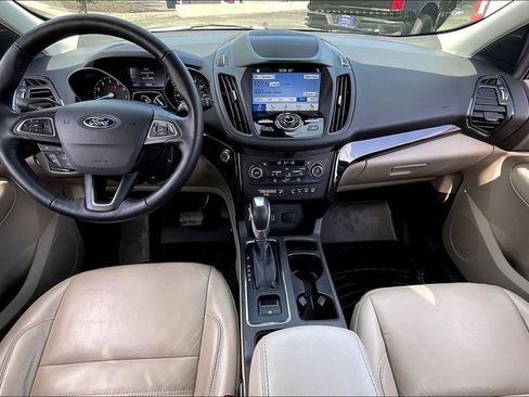 Used 2019 Ford Escape Titanium w/ U9j03 - Titanium Tow Package AWD/4WD image 13