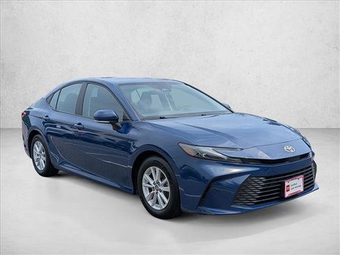 Used 2025 Toyota Camry LE FWD image 3