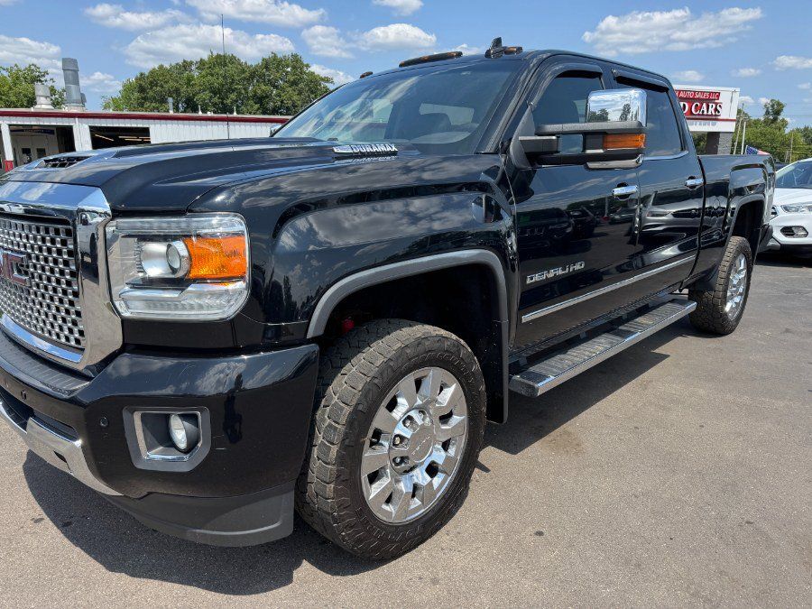Used 2017 GMC Sierra 2500 Denali w/ Snow Plow Prep Package AWD/4WD image 9