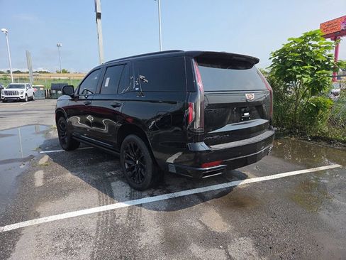 Used 2023 Cadillac Escalade Sport Platinum w/ LPO, ONYX Package AWD/4WD image 3