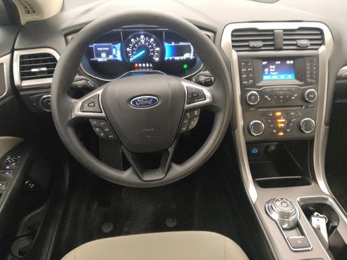 Used 2018 Ford Fusion S image 22