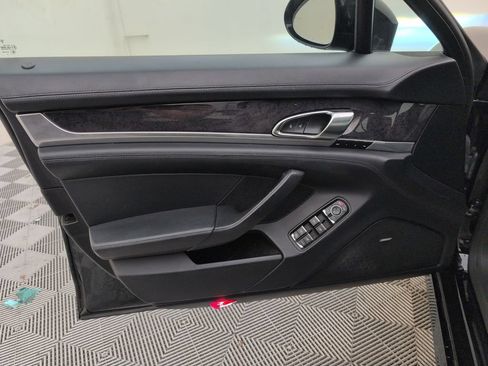 Used 2015 Porsche Panamera GTS AWD/4WD image 30
