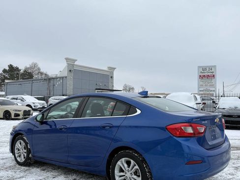 Used 2019 Chevrolet Cruze LT w/ Sun And Sound Package image 4