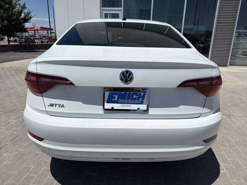 Used 2019 Volkswagen Jetta SE w/ Cold Weather Package FWD image 4