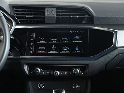 Used 2025 Audi Q3 2.0T Premium w/ Convenience Package image 13