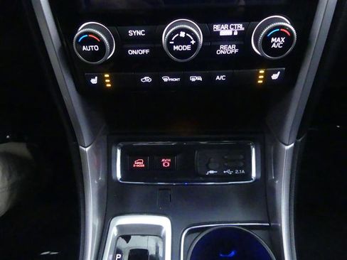 Used 2021 Subaru Ascent Limited w/ Technology Package AWD/4WD image 14