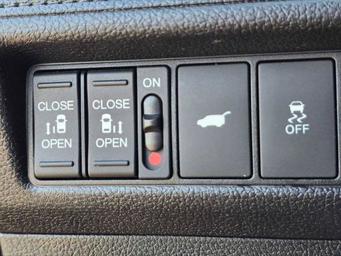 Used 2025 Honda Odyssey Sport-L image 37