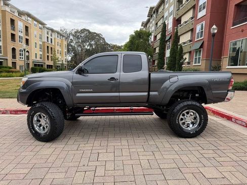 Used 2013 Toyota Tacoma PreRunner w/ TRD Off-Road Pkg RWD image 4