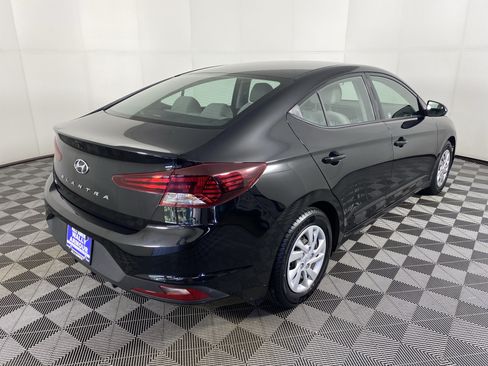 Used 2020 Hyundai Elantra SE FWD image 6