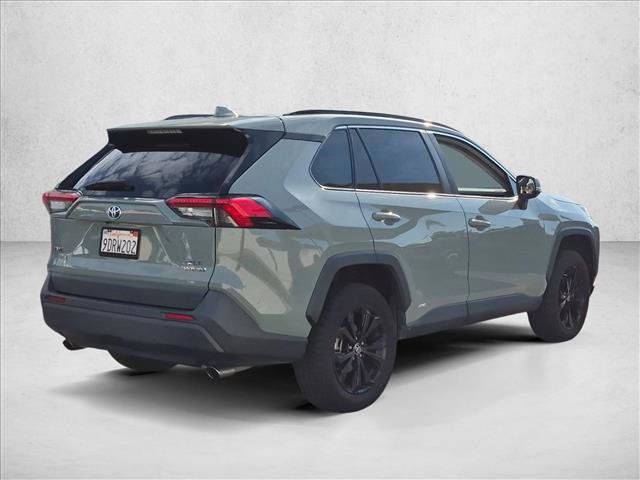 Used 2022 Toyota RAV4 XLE Premium AWD/4WD image 5