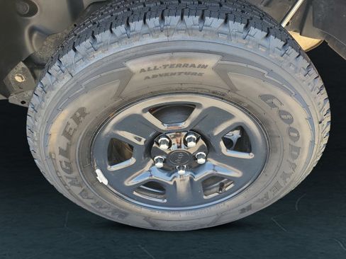 Used 2018 Jeep Wrangler Sport AWD/4WD image 10