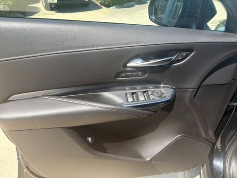 Used 2025 Cadillac XT4 Premium Luxury FWD image 4