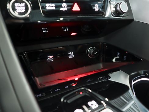 Certified 2025 Audi Q5 Premium w/ Premium Plus AWD/4WD image 21