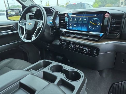 Used 2025 Chevrolet Silverado 1500 LT image 16