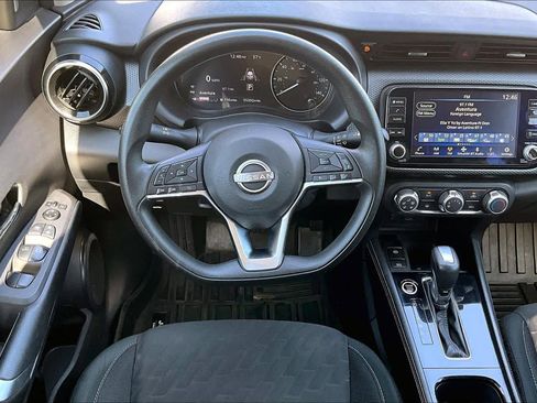 Used 2024 Nissan Kicks SV image 5