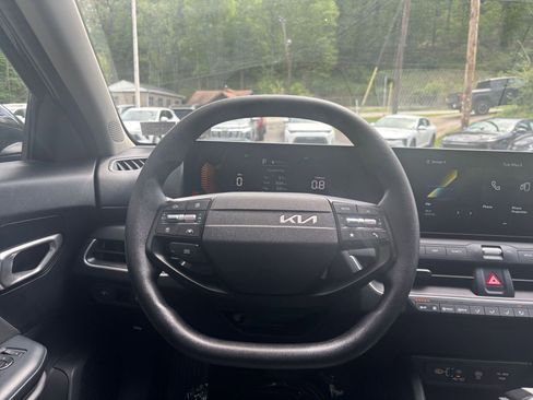 Used 2025 Kia K4 FWD image 35