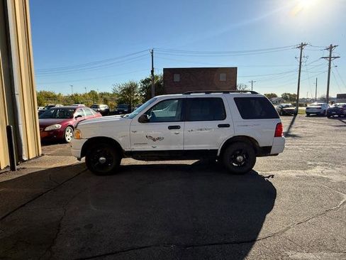 Used 2004 Ford Explorer XLT image 7