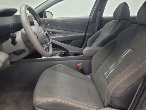 Used 2023 Hyundai Elantra SEL w/ Convenience Package image 17