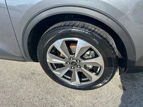 Used 2025 Ford Escape Platinum AWD/4WD image 13