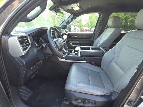 Used 2025 Toyota Tundra SR5 w/ SR5 Premium Package AWD/4WD image 16