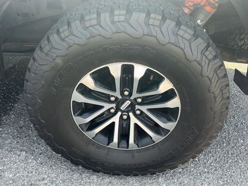 Used 2019 Ford F150 Raptor w/ Equipment Group 802A Luxury AWD/4WD image 16