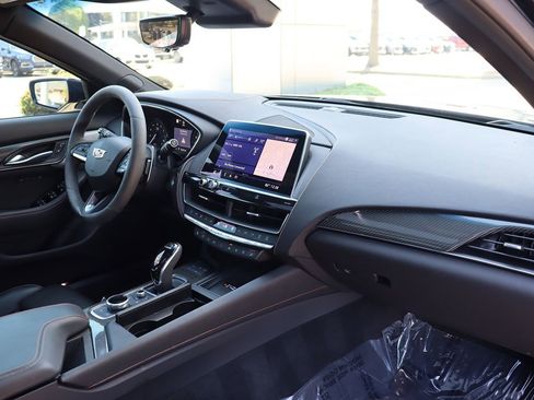 Used 2020 Cadillac CT5 V w/ Premium Package image 17