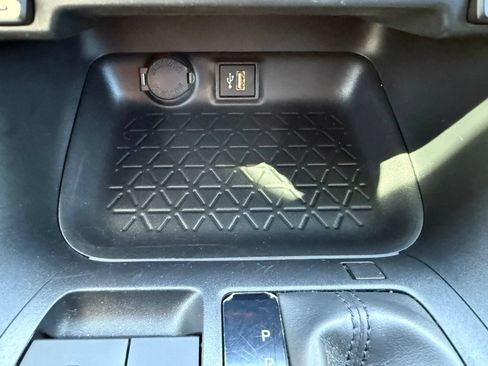 Used 2025 Toyota RAV4 LE AWD/4WD image 25