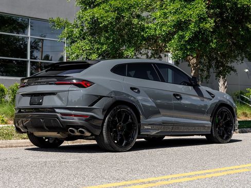 Used 2023 Lamborghini Urus Performante AWD/4WD image 6