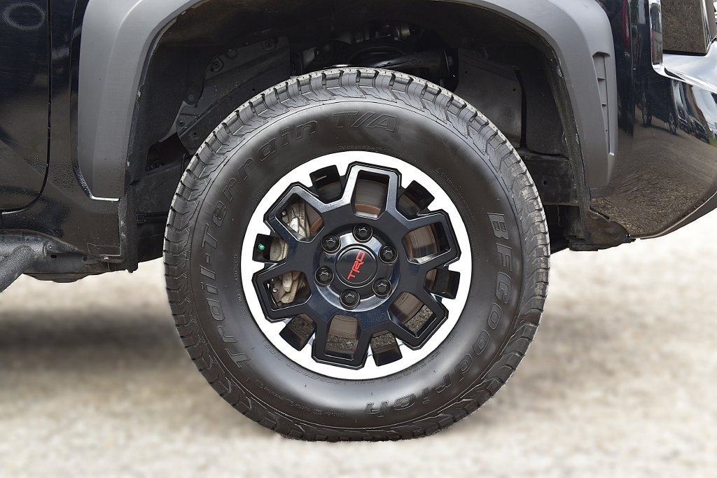 Used 2024 Toyota Tacoma TRD Off-Road AWD/4WD image 6