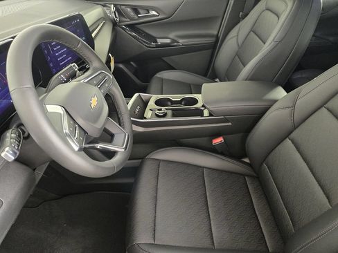 New 2026 Chevrolet Equinox LT w/ Convenience Package II FWD image 15