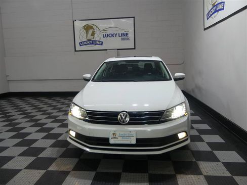 Used 2015 Volkswagen Jetta SE FWD image 2
