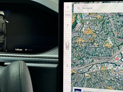 Used 2022 Tesla Model X Plaid image 25