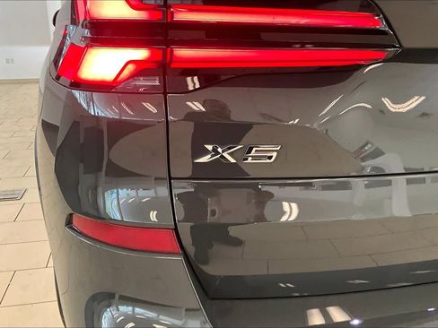 Used 2024 BMW X5 sDrive40i w/ M Sport Package RWD image 29