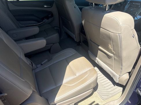 Used 2018 Chevrolet Suburban Premier AWD/4WD image 18