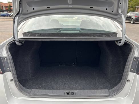 Used 2025 Nissan Versa SV FWD image 29