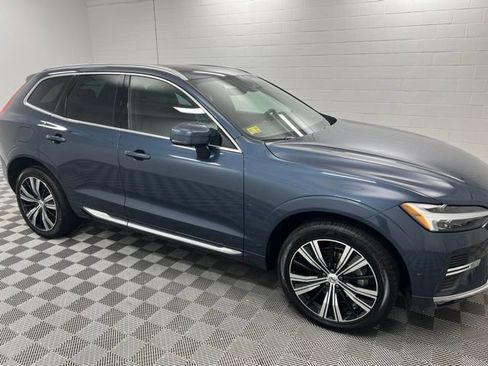 Used 2023 Volvo XC60 B5 Plus AWD/4WD image 4