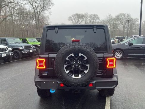 Used 2024 Jeep Wrangler Unlimited Rubicon 4xe w/ Technology Group image 5
