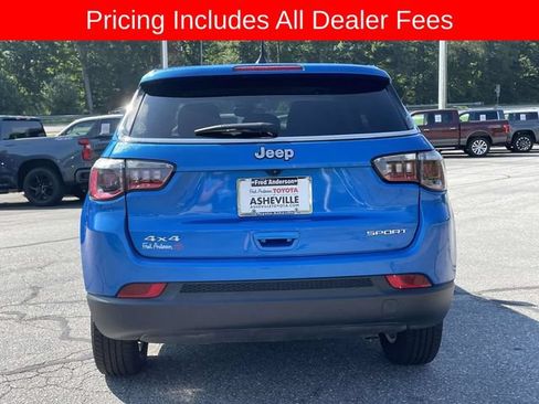 Used 2022 Jeep Compass Sport AWD/4WD image 4