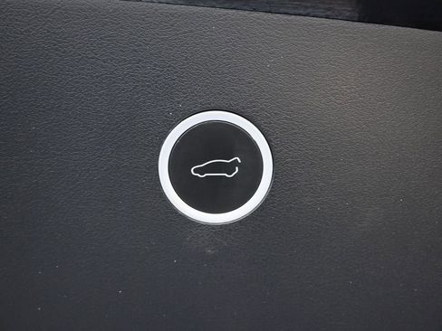 Used 2018 Tesla Model X 75D image 15