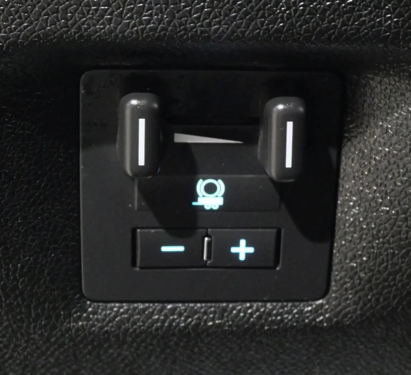 Used 2011 Chevrolet Suburban LT w/ Regional Value Package AWD/4WD image 16