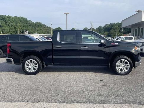 Used 2024 Chevrolet Silverado 1500 LTZ AWD/4WD image 2