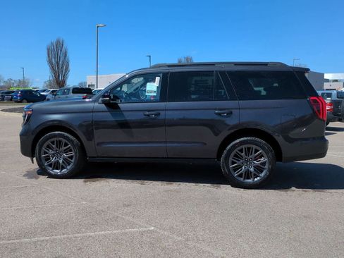 New 2025 Ford Expedition Platinum w/ Stealth Performance Package image 5