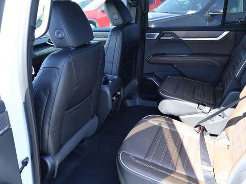 New 2026 GMC Acadia Denali Ultimate AWD/4WD image 12